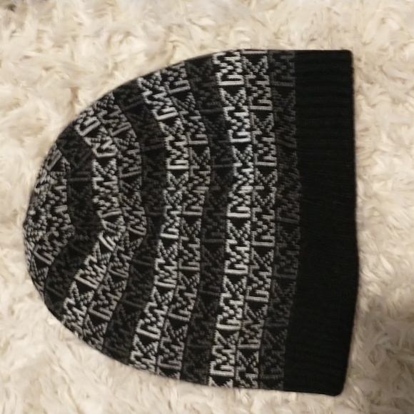 Michael Kors knitted reversible cap with logos - Picture 6 of 7